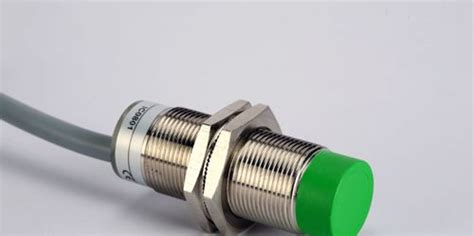 FI2-M12-OP6L-Q12 M12 Opto Sensor PNP NO 6mm Detection Range IP67
